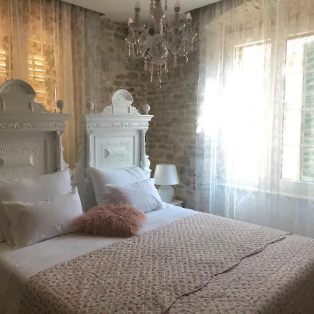 L&l Royal Penzion 4*