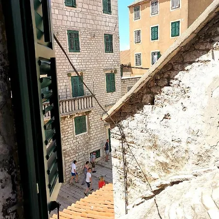 L&l Royal Guest house Sibenik