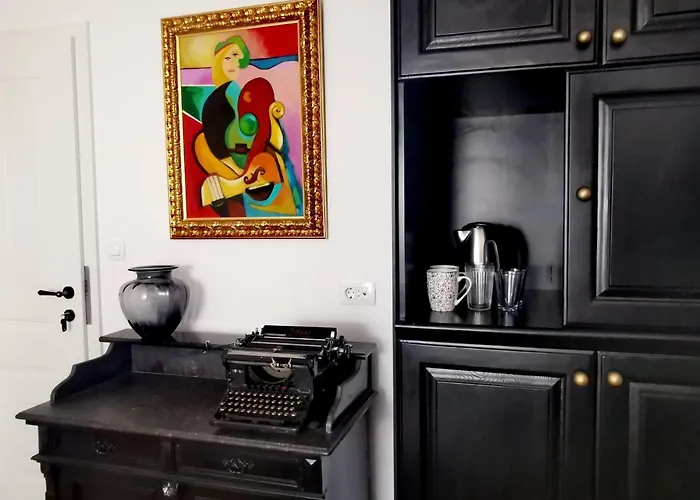 L&l Royal Guest house